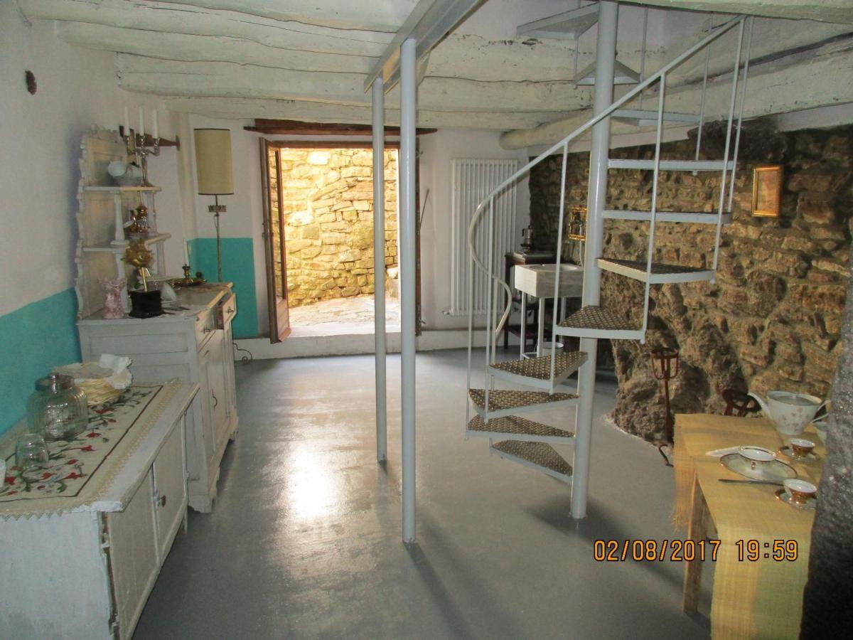 Viandanti, Artisti E Sognatori Bed & Breakfast Comano  Exterior photo